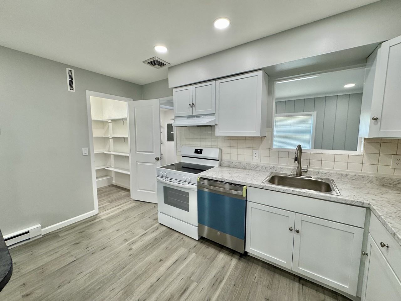 2731 Diane Blvd #NA - Photo 6 of 32
