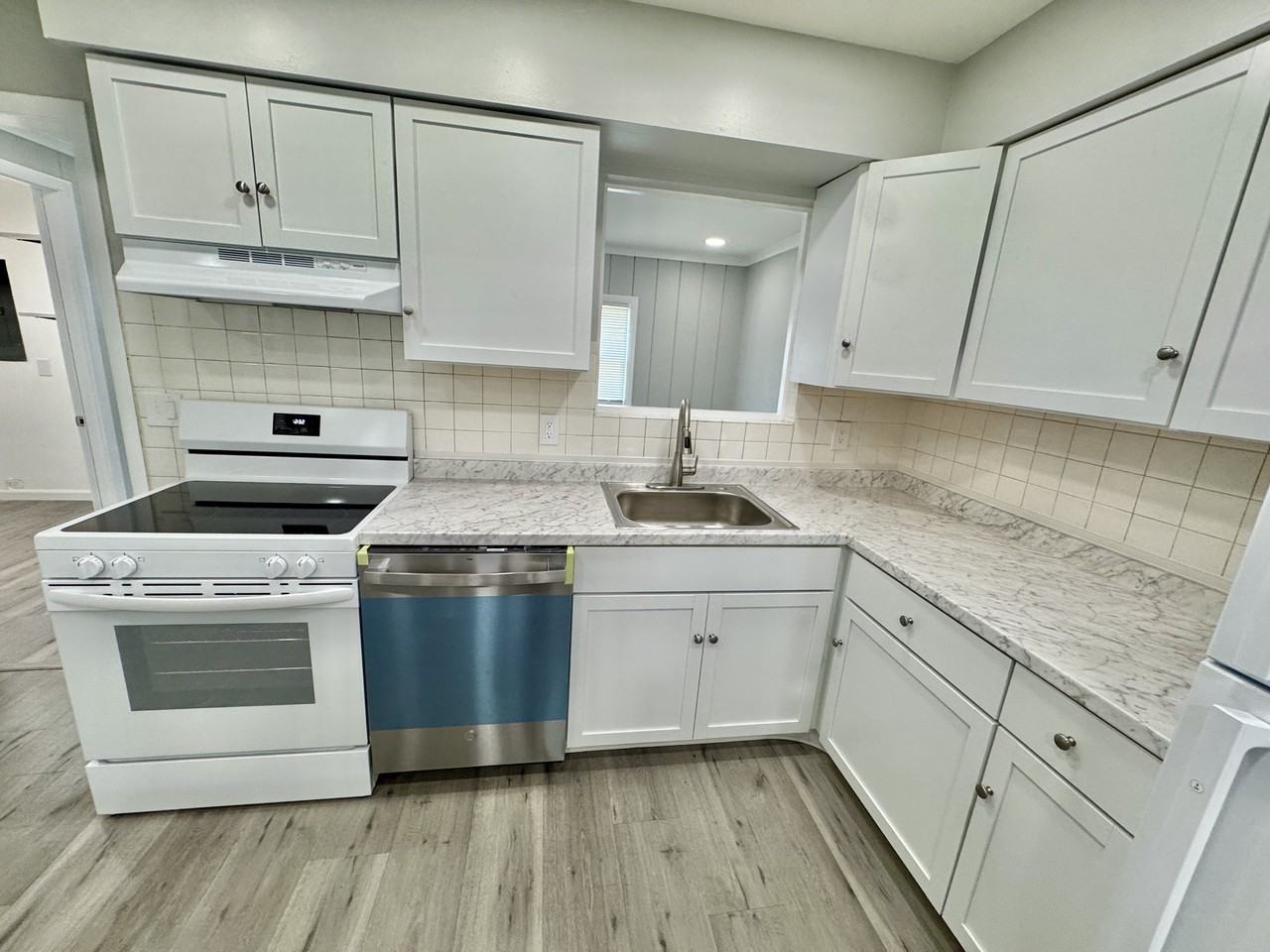 2731 Diane Blvd #NA - Photo 7 of 32