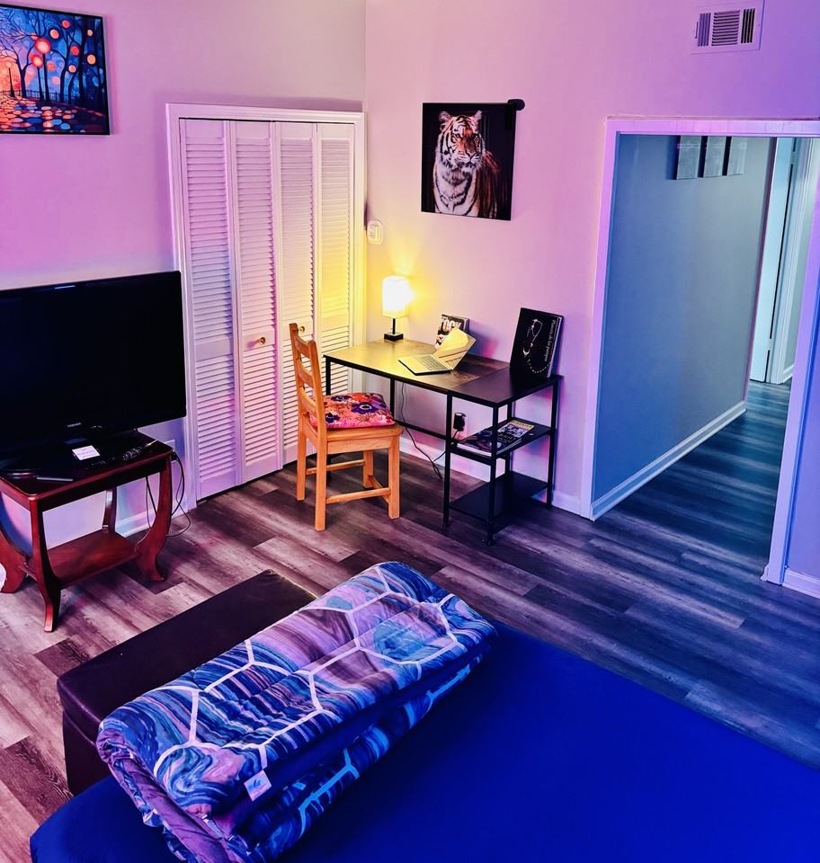 98 Van Buren St - Photo 3 of 19