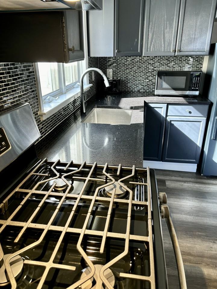 98 Van Buren St - Photo 6 of 19