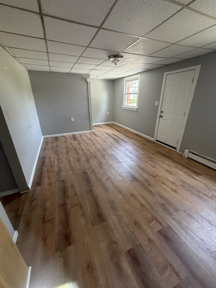 1034 Plane St #1stFL - Photo 5 of 7
