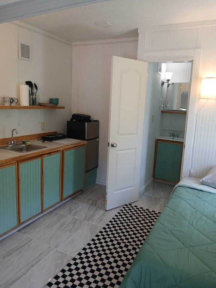 1208 Alba St #D - Photo 2 of 6