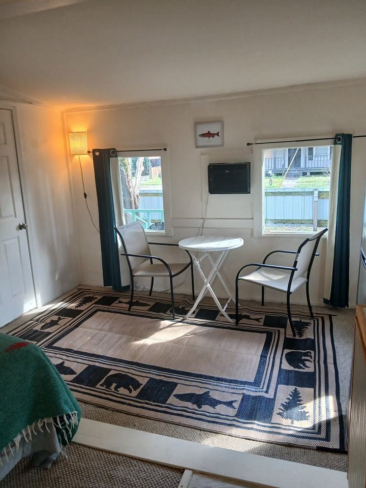 1208 Alba St #D - Photo 5 of 6