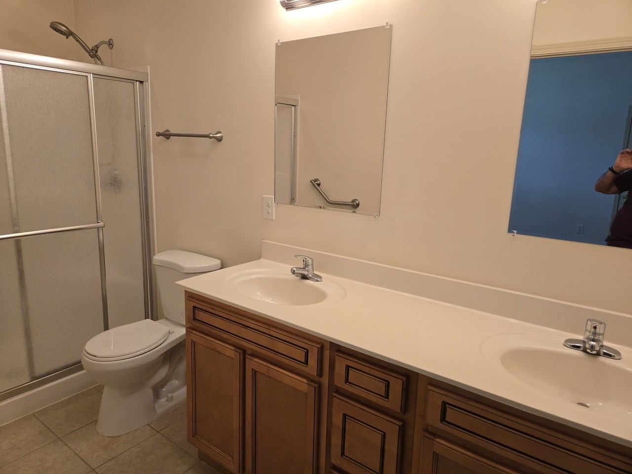 400 Lincoln Dr #B - Photo 4 of 8