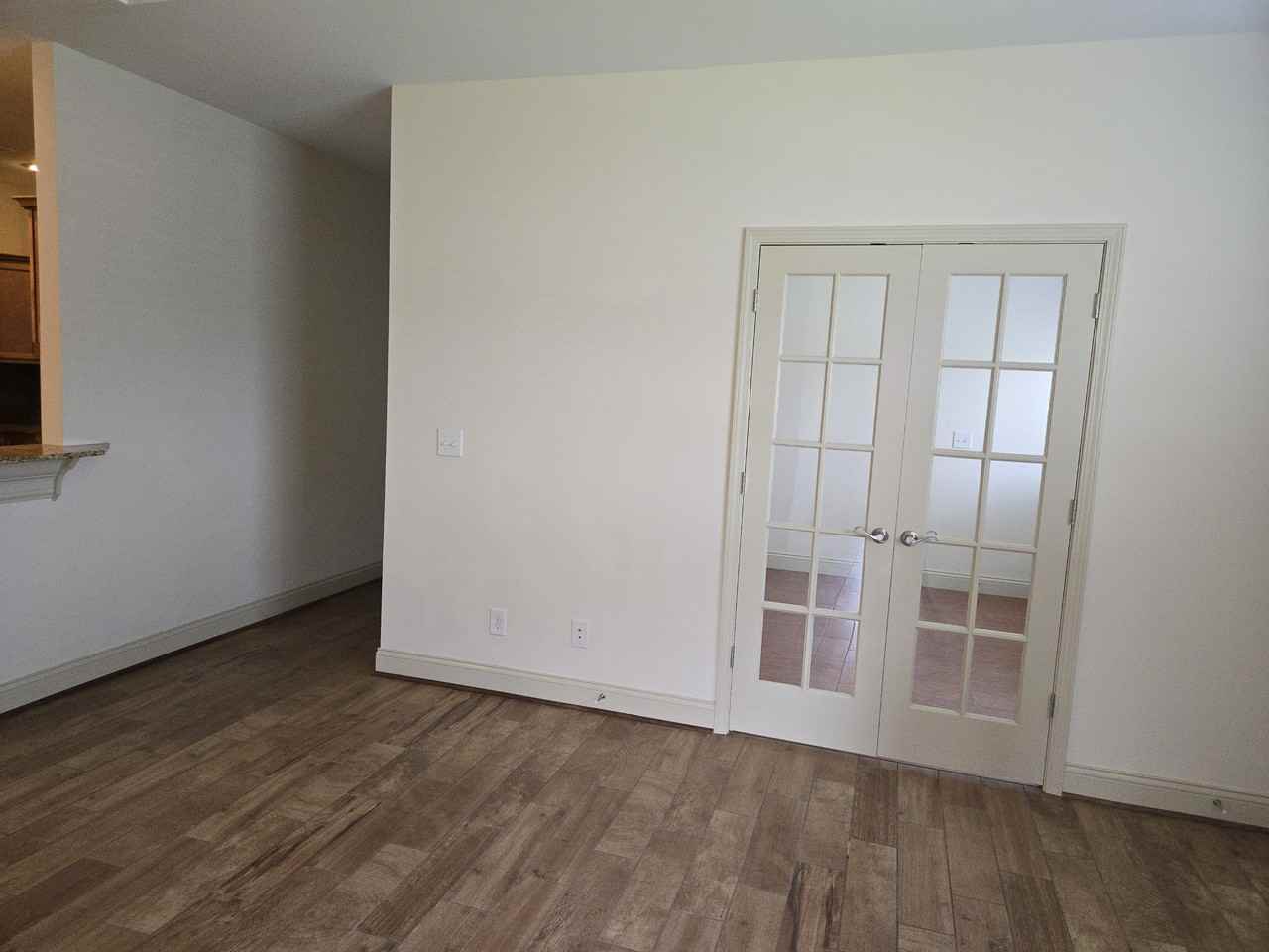 400 Lincoln Dr #B - Photo 5 of 8