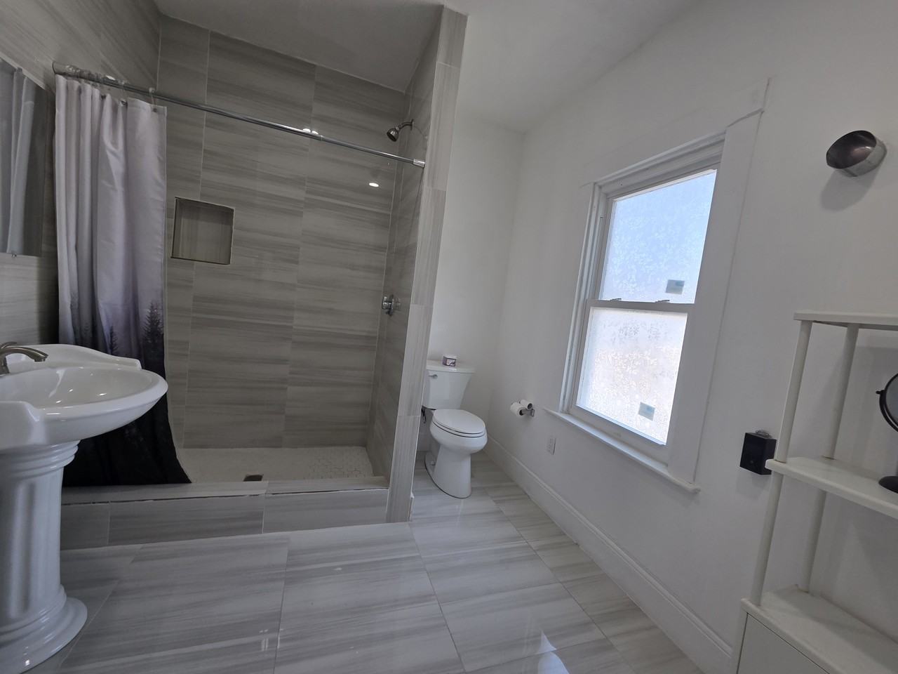 56 Pinckney St #2 - Photo 3 of 12