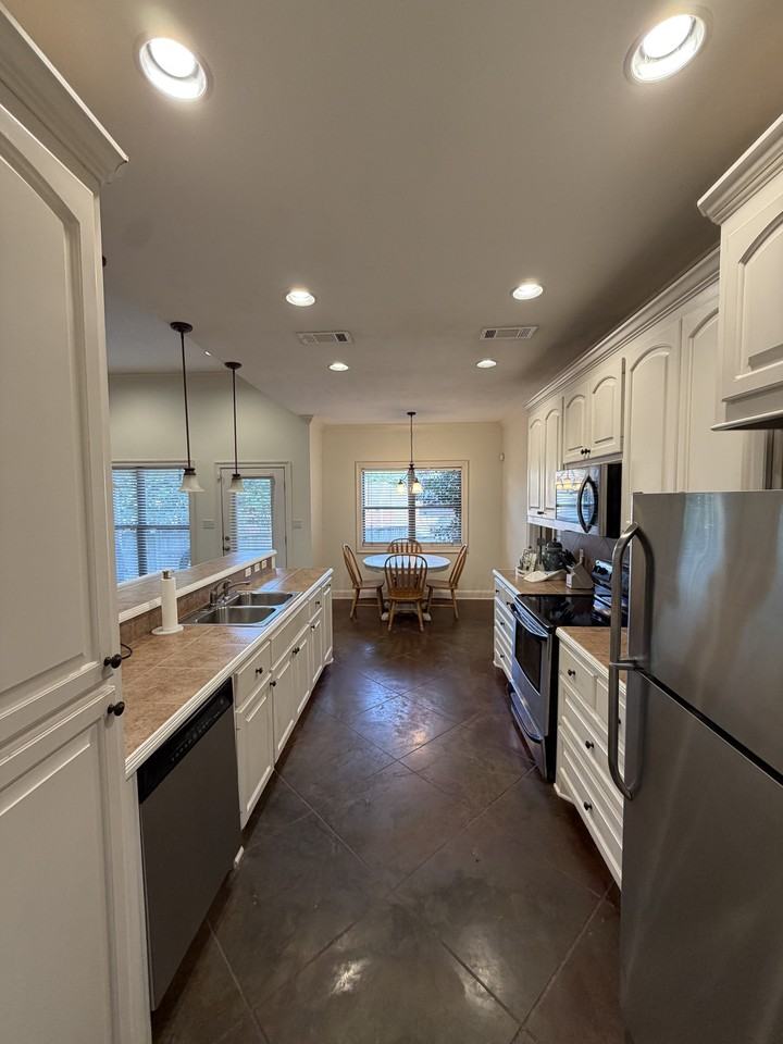 604 Salems Ct #NA - Photo 6 of 10