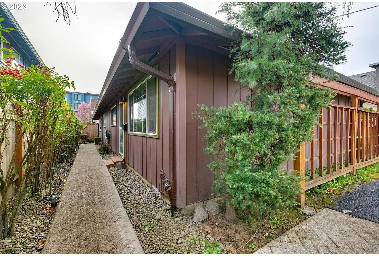 3304 Se 15th Ave #NA - Photo 2 of 20