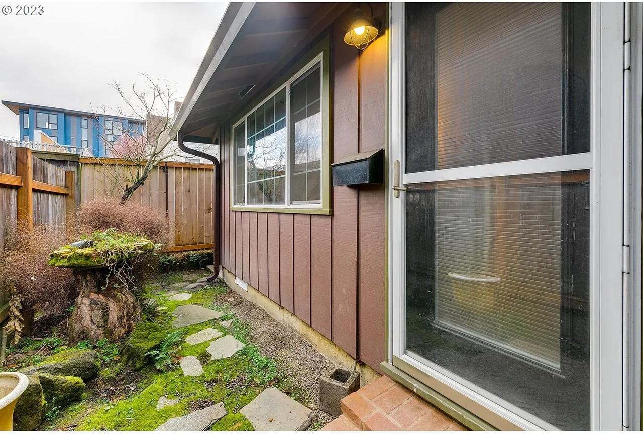 3304 Se 15th Ave #NA - Photo 3 of 20
