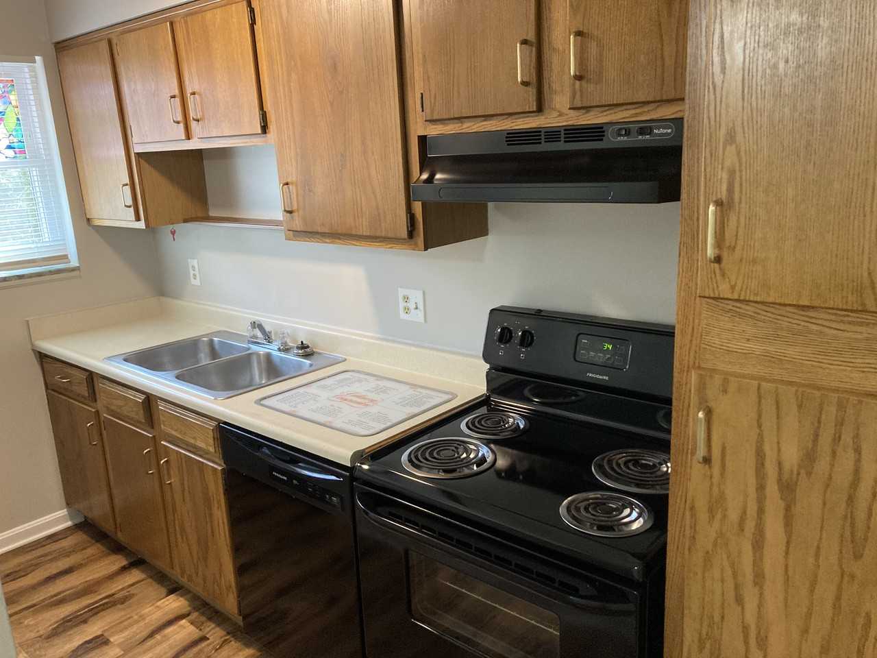 1501 Cowling Ave #3 - Photo 3 of 17