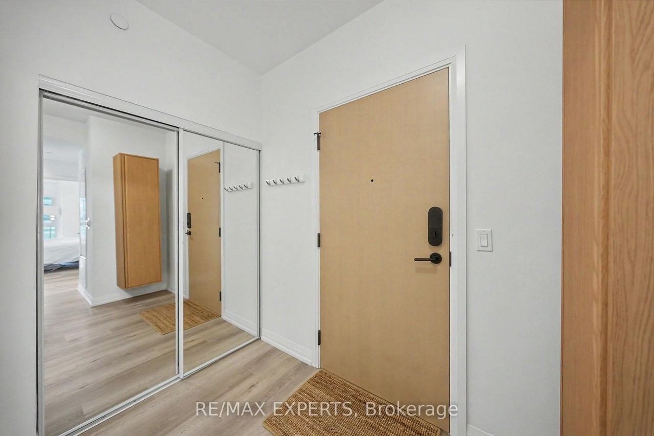 280 Dundas Street West - Photo 2 of 47