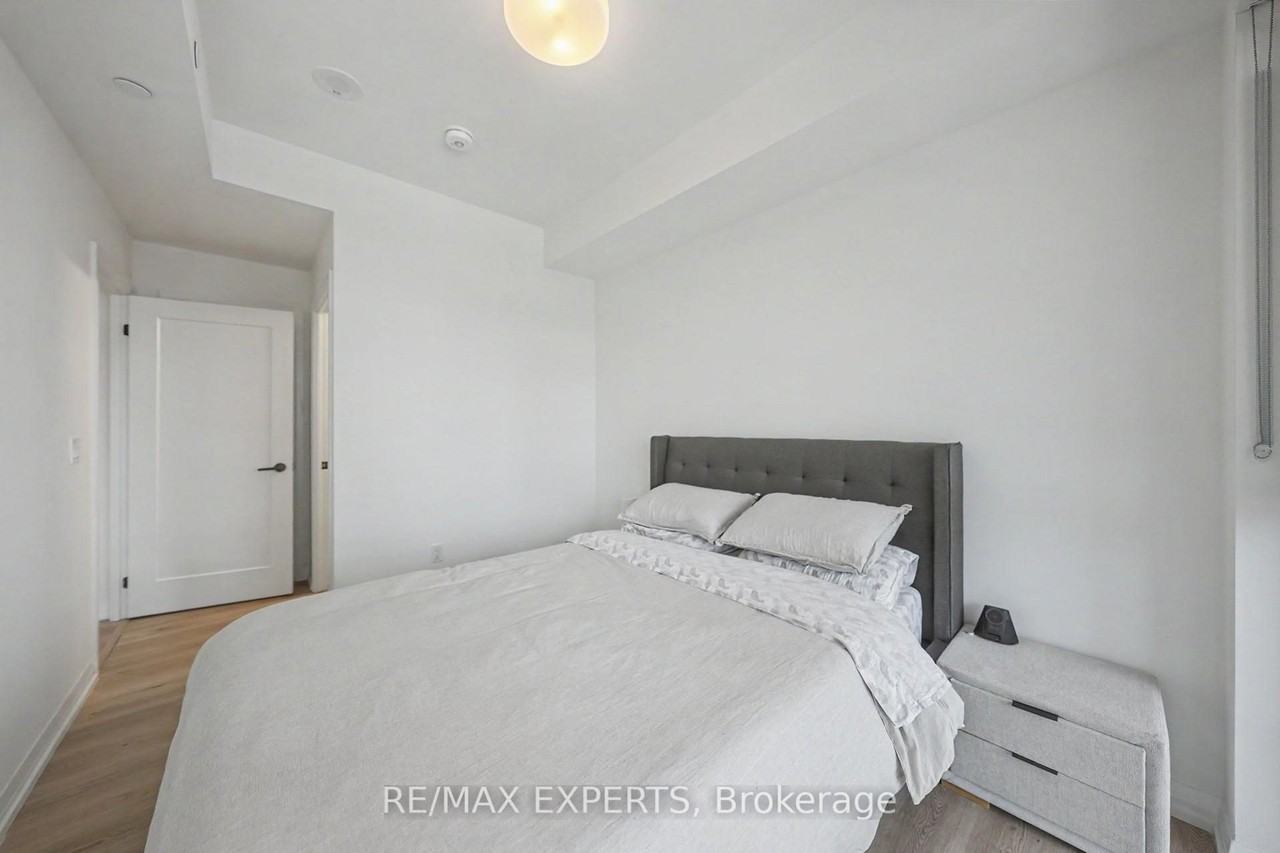 280 Dundas Street West - Photo 6 of 47