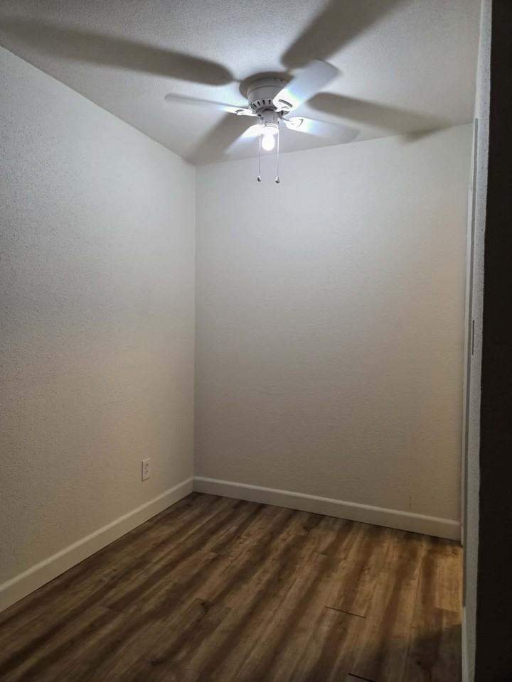 1017 17th Ave #NA - Photo 4 of 12