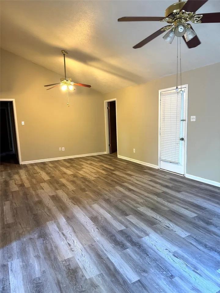 3001 Brook Dr #NA - Photo 4 of 16