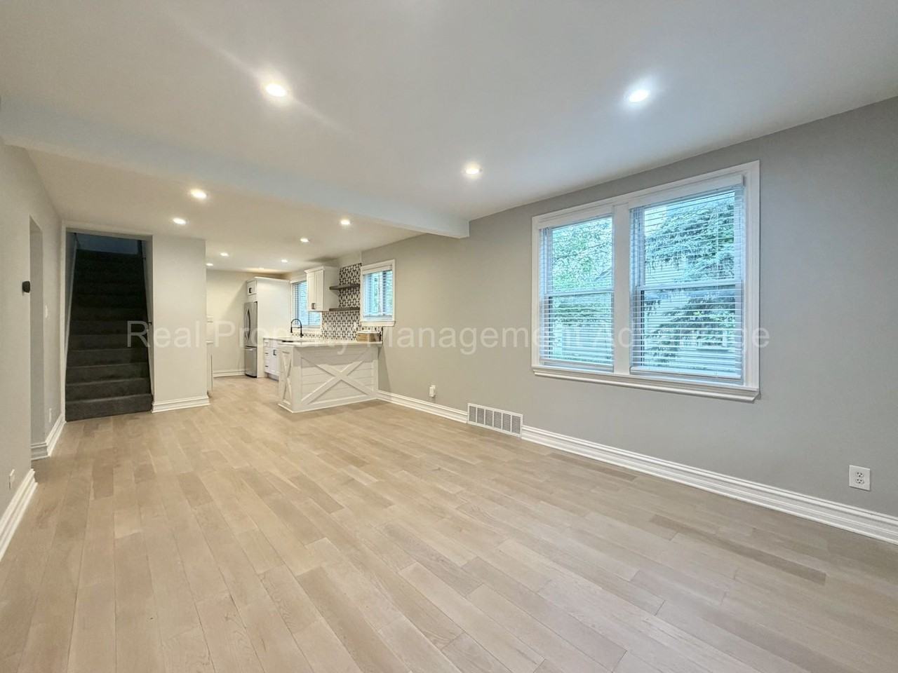 1330 E Chesterfield St - Photo 5 of 38
