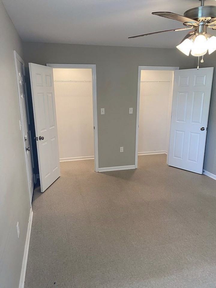 918 Brady St #6 - Photo 7 of 9
