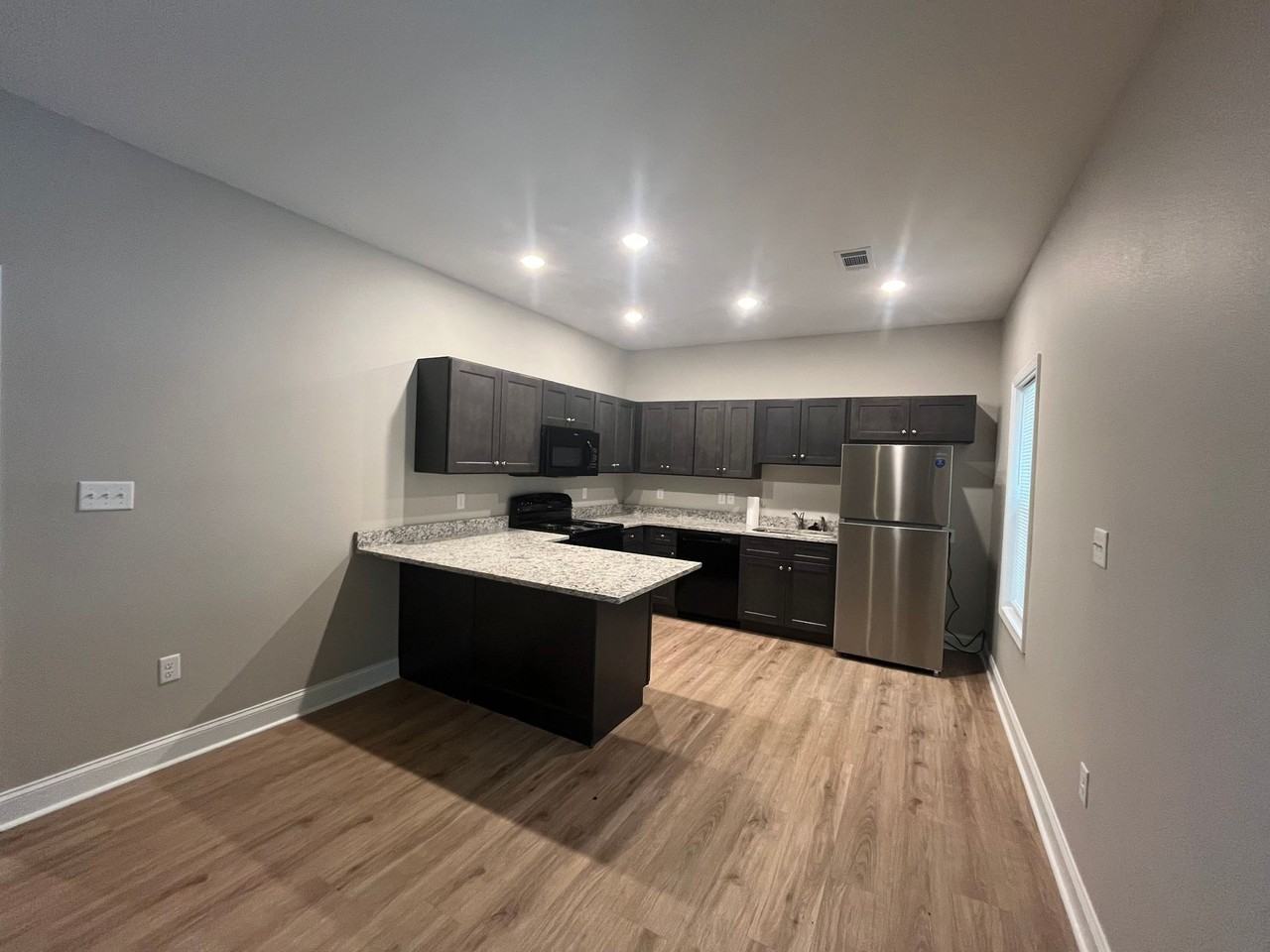718 714/718 S Spring St #718 - Photo 2 of 32