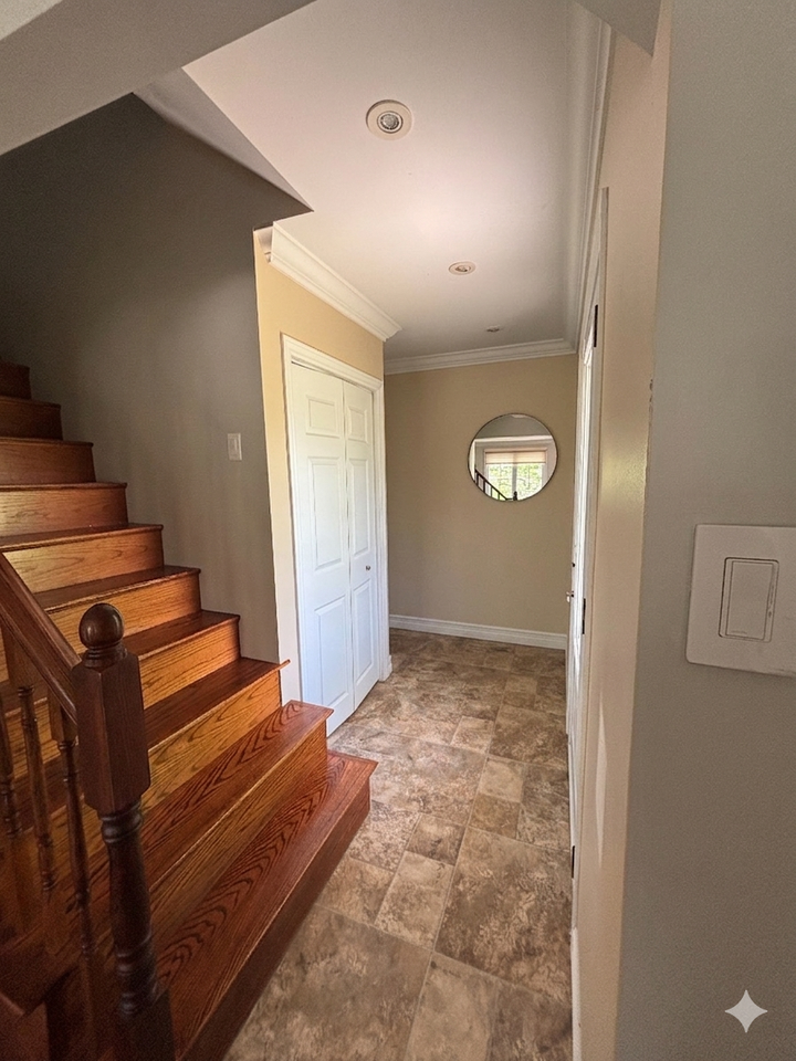 958 Smithside Court - Photo 6 of 13