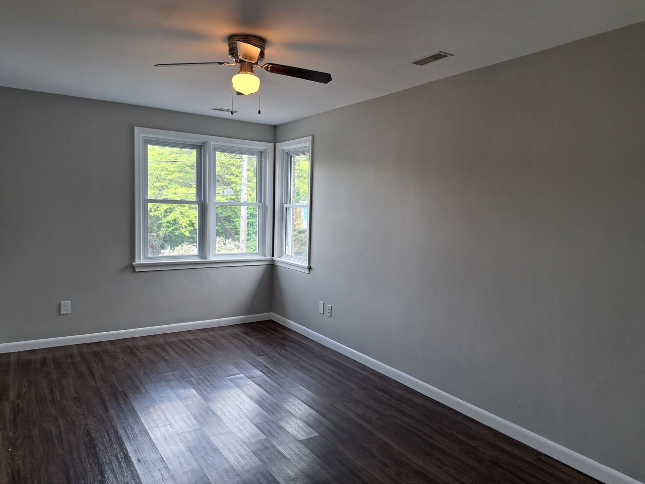 713 Maryland Avenue - Photo 2 of 12