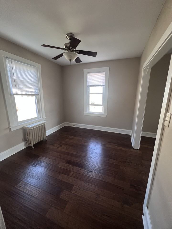 307 Green St - Photo 6 of 18