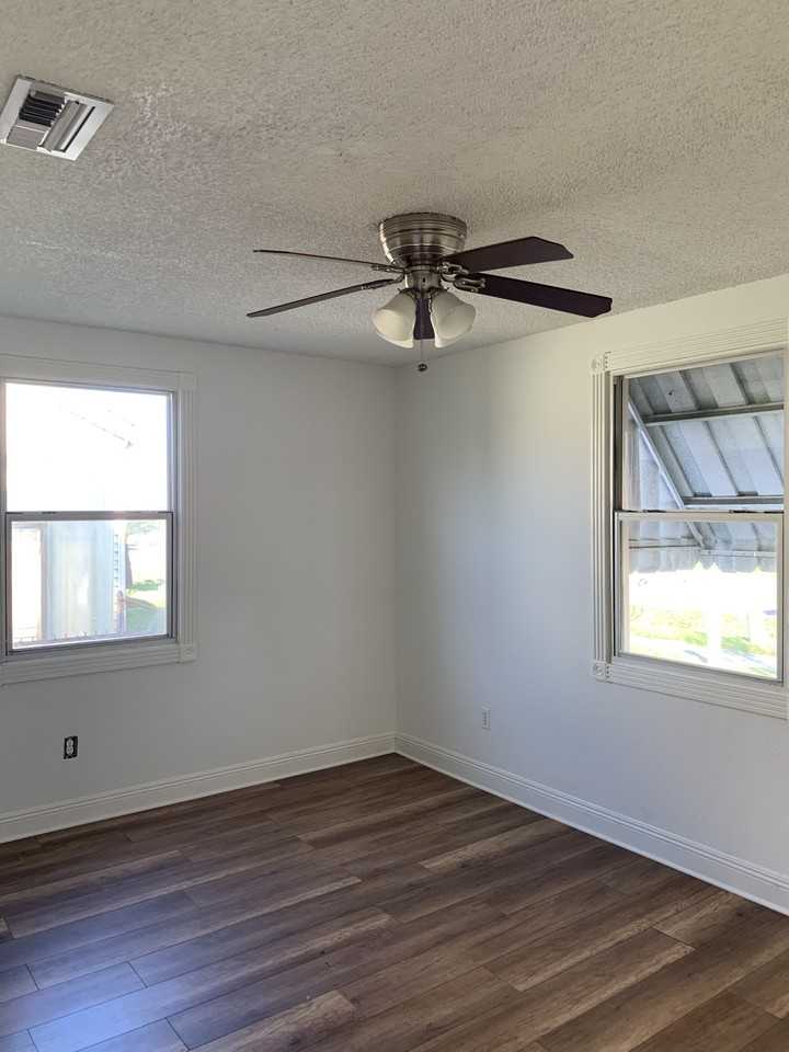 2416 Fenelon St #NA - Photo 5 of 14