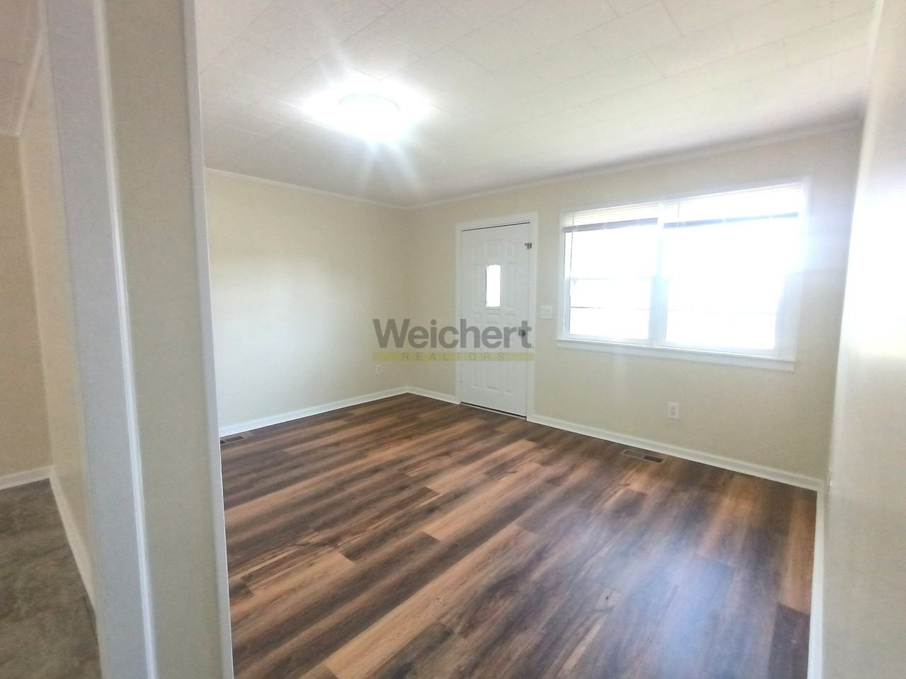 809 Thomas St - Photo 2 of 18