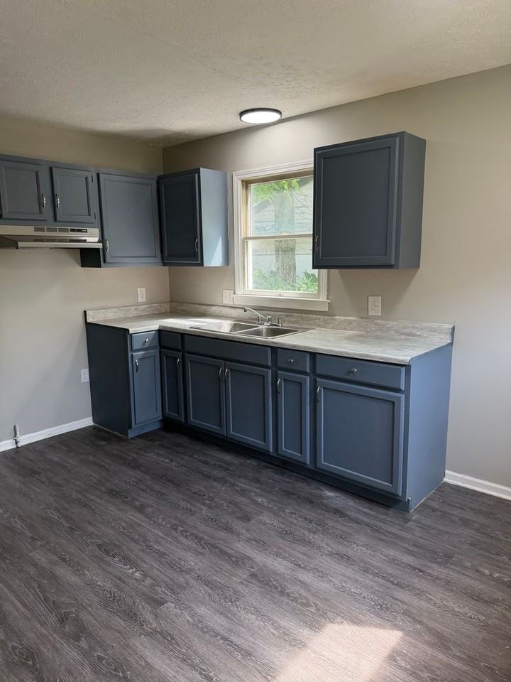 1463 John Ct Se - Photo 2 of 10