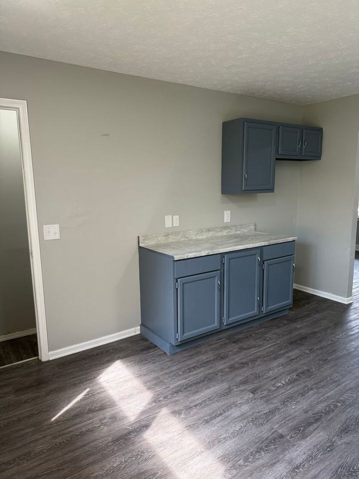 1463 John Ct Se - Photo 3 of 10