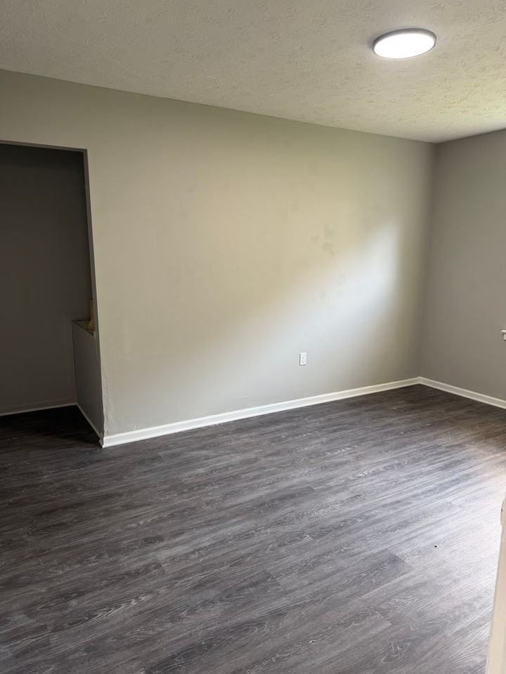 1463 John Ct Se - Photo 5 of 10