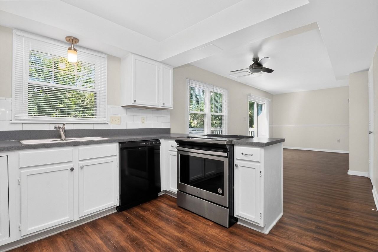 4307 Saxonbury Way - Photo 6 of 21