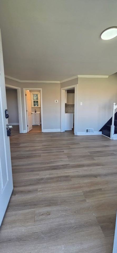 1019 Green Ln - Photo 6 of 39