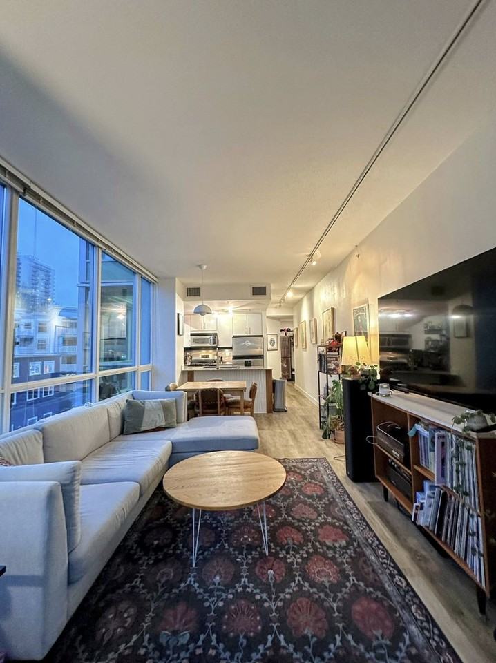 138 Esplanade E - Photo 2 of 4
