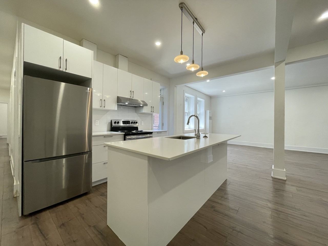5235 Ch De La Côte-Saint-Luc - Photo 6 of 21