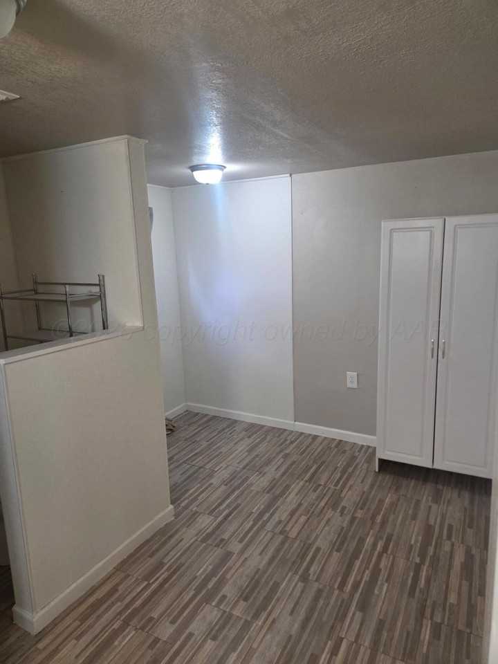 1200 1200 E SAINT FRANCIS Unit B Avenue - Photo 5 of 8
