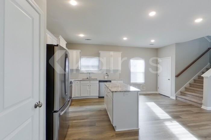 7321 Foggy River Dr - Photo 5 of 24
