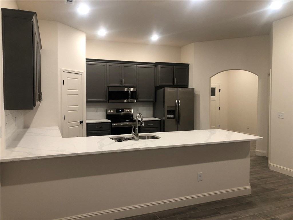 448 Fox Cir - Photo 3 of 28