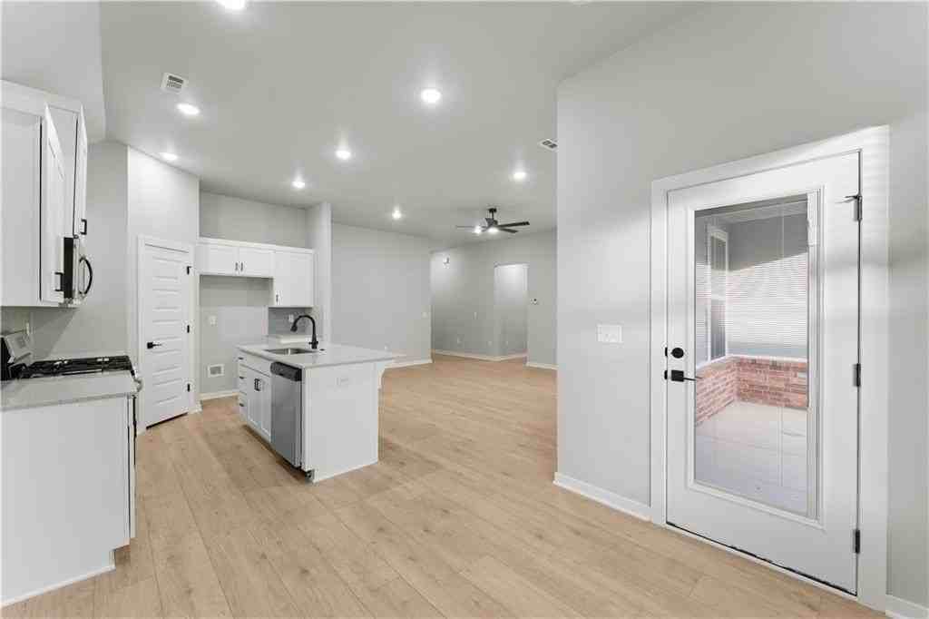 5907 Sw Bear Creek Ave - Photo 5 of 17