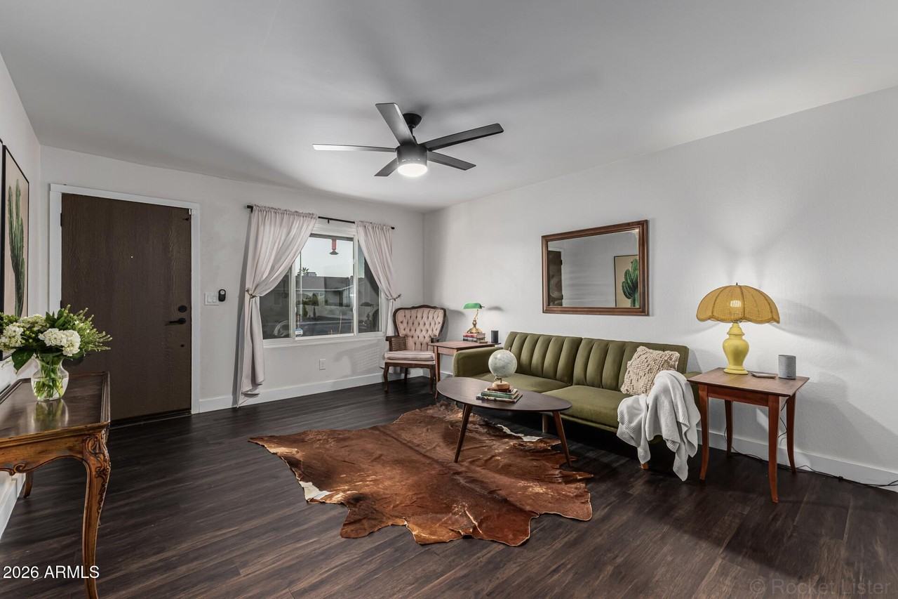 2200 N Los Altos Dr - Photo 4 of 45