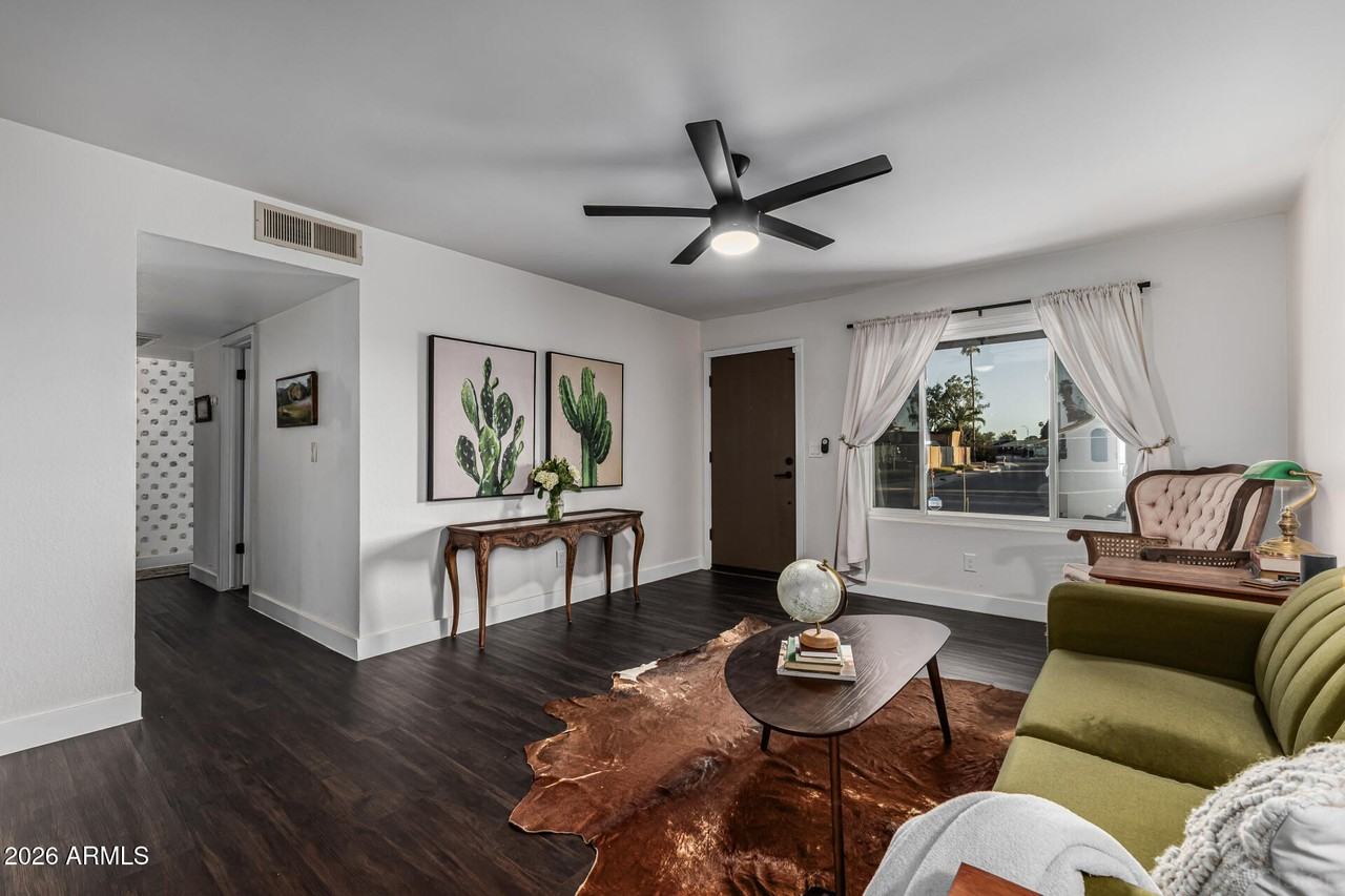 2200 N Los Altos Dr - Photo 5 of 45