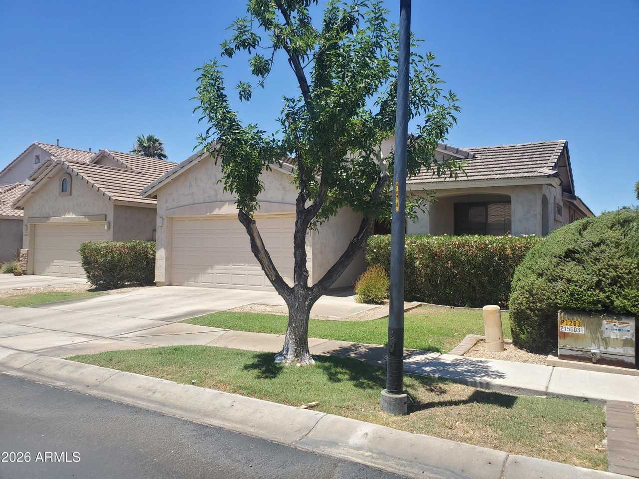 2430 E Darrel Rd - Photo 3 of 50