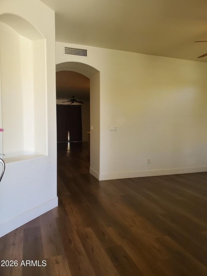 2430 E Darrel Rd - Photo 6 of 50