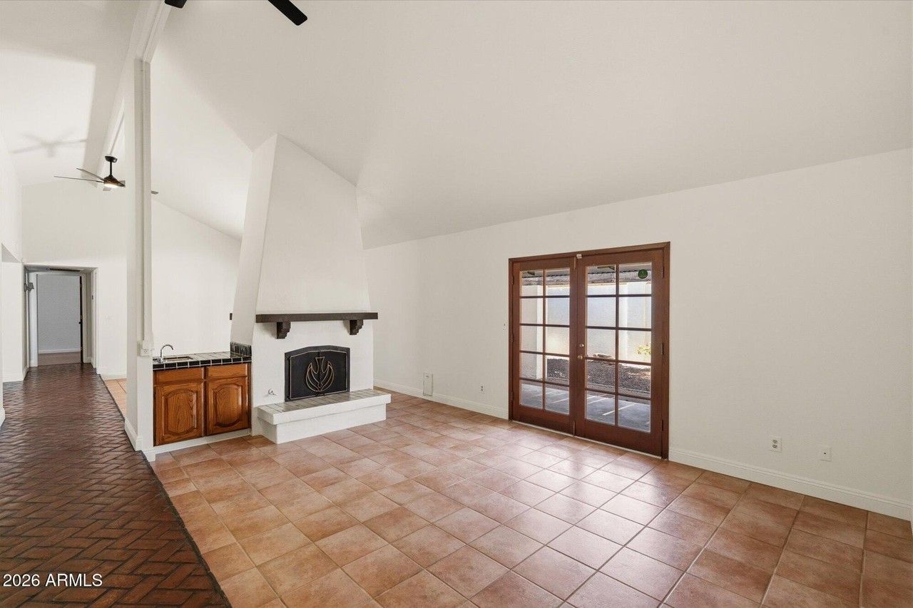1756 W Echo Ln - Photo 7 of 24