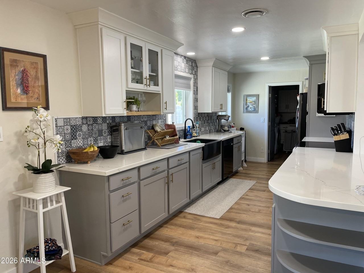 1828 W Lawrence Ln - Photo 6 of 12