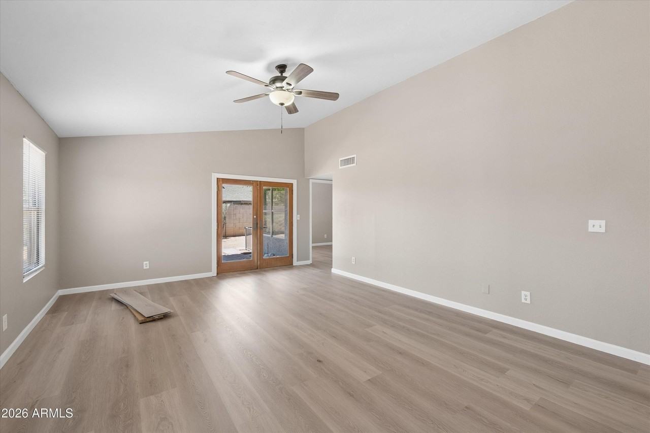 11904 N 76th Ln - Photo 5 of 21