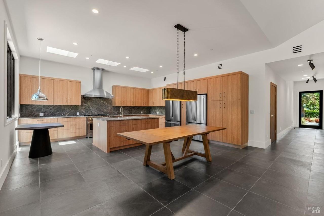 1420 Allyn Ave - Photo 7 of 50