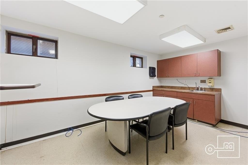 577 Prospect Ave - Photo 5 of 14