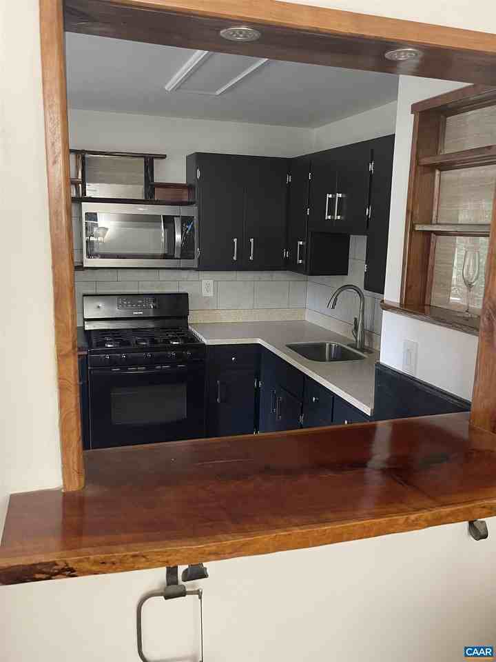315 Caroline Ave - Photo 7 of 50