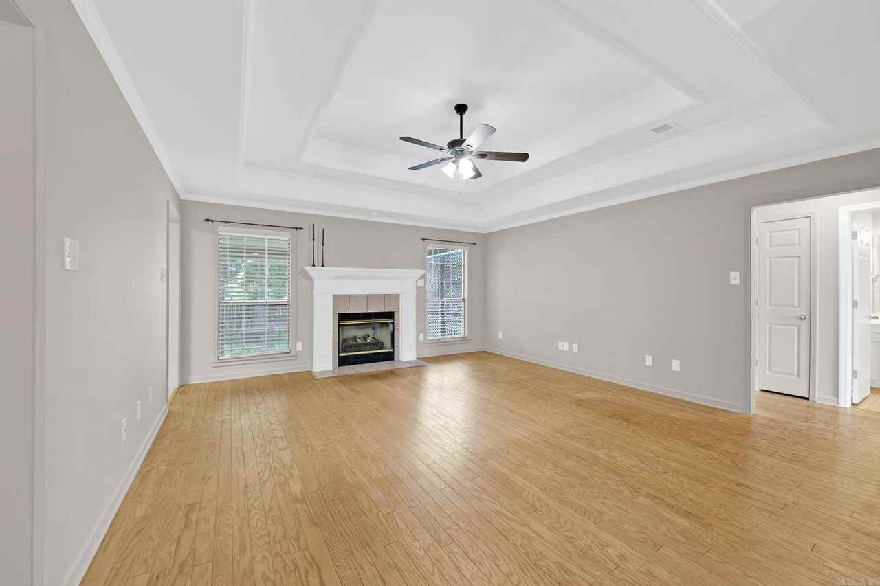 14 Haywood Dr - Photo 4 of 32