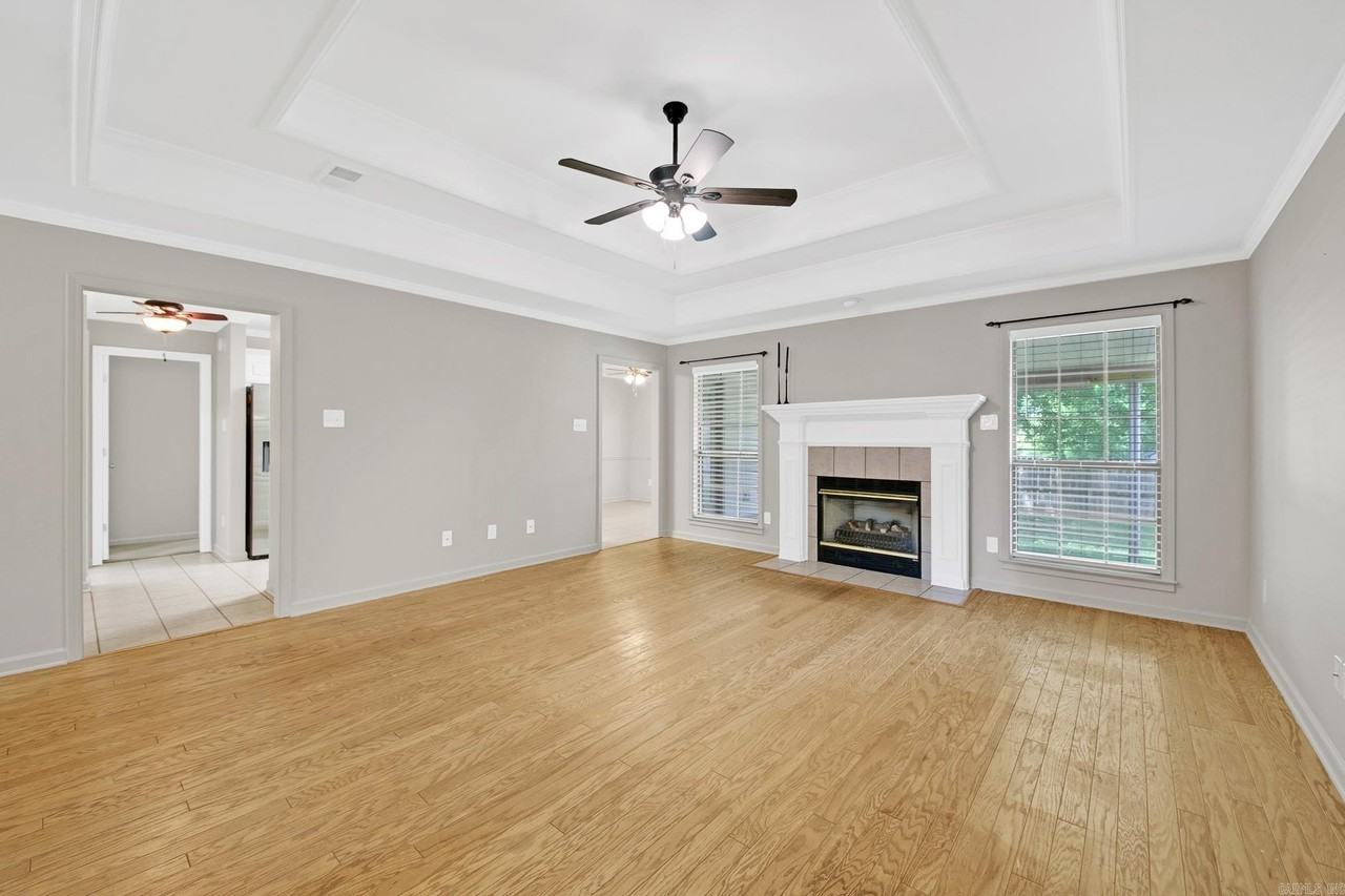 14 Haywood Dr - Photo 5 of 32