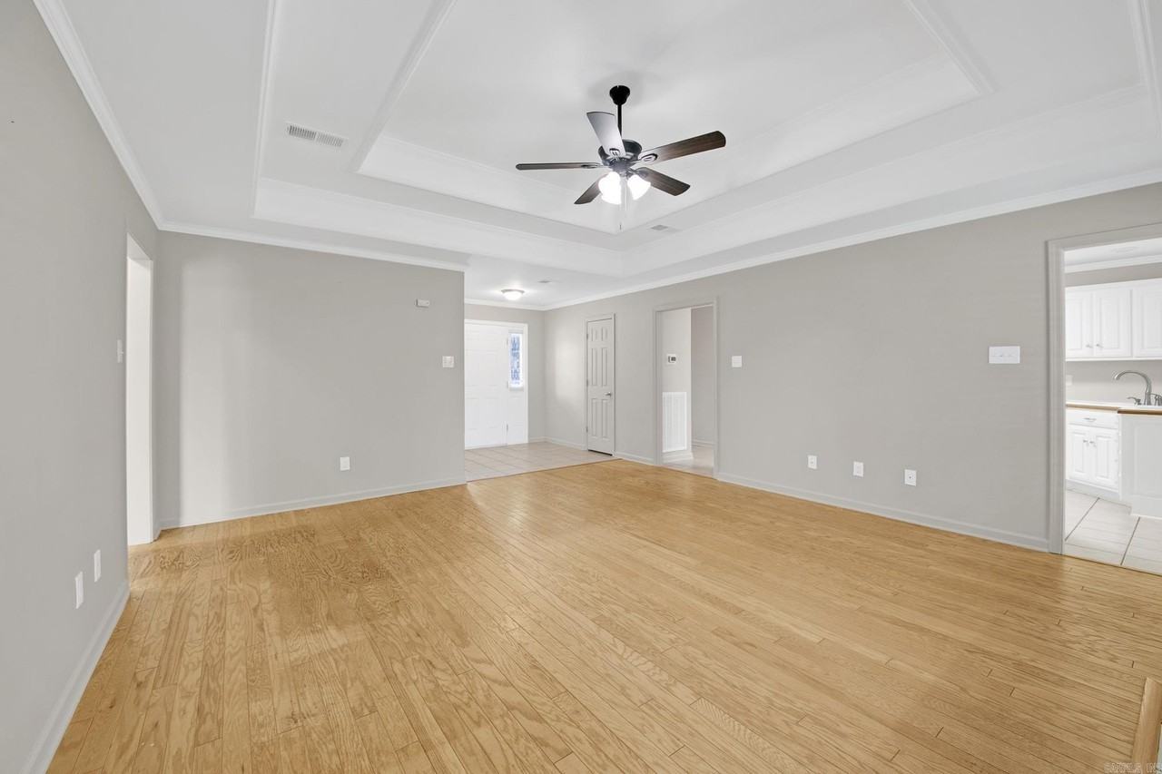 14 Haywood Dr - Photo 6 of 32